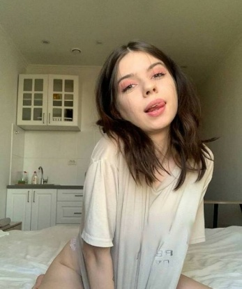 🌸
Я живу в самом сердце Москвы, и знаю все его закоулки и секреты. 💋
У меня есть множество возможностей, чтобы сделать твои мечты реальностью. 💫
Я гарантирую тебе полный комфорт и бесконечное удовольствие в нашей встрече. 🌟
Мои услуги включают классический и релакс-массаж, эротический массаж, интимные развлечения и многое другое. 💆♀️
Помимо этого, у меня есть много отзывов от предыдущих клиентов, которые рассказывают о моем профессионализме и невероятной привлекательности. 📷
Любую информацию о мне и моих услугах, а также фото, можно найти на моем личном сайте. 🔥
Не упусти свой шанс на незабываемое приключение со мной в Москве. ⭐️ Марина